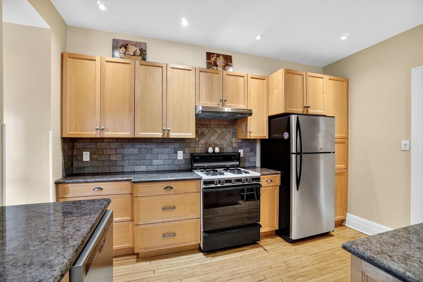 Cuisine - 41 Av. Parkside, Montréal-Ouest, QC - Indoor Photo Showing Kitchen