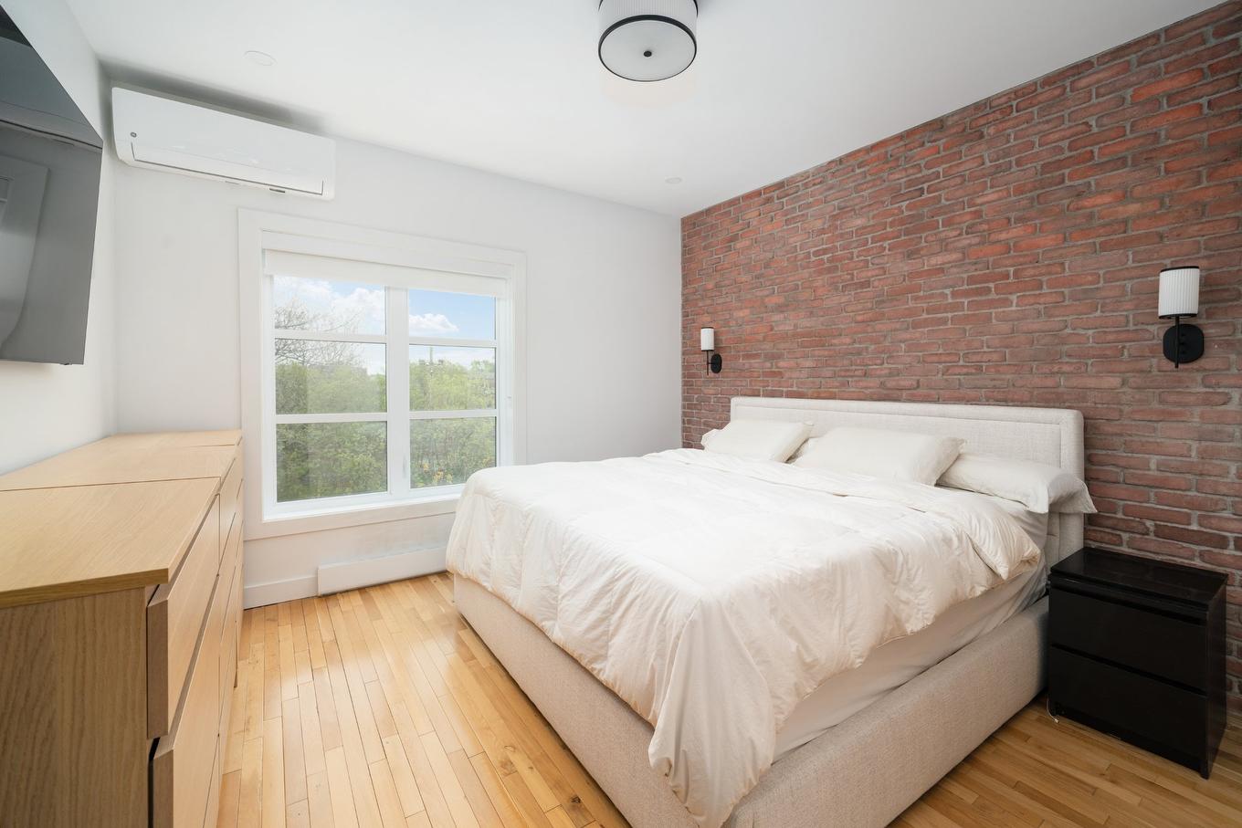 Chambre à coucher principale - 8-1820 Rue Mullins, Montréal (Le Sud-Ouest), QC - Indoor Photo Showing Bedroom