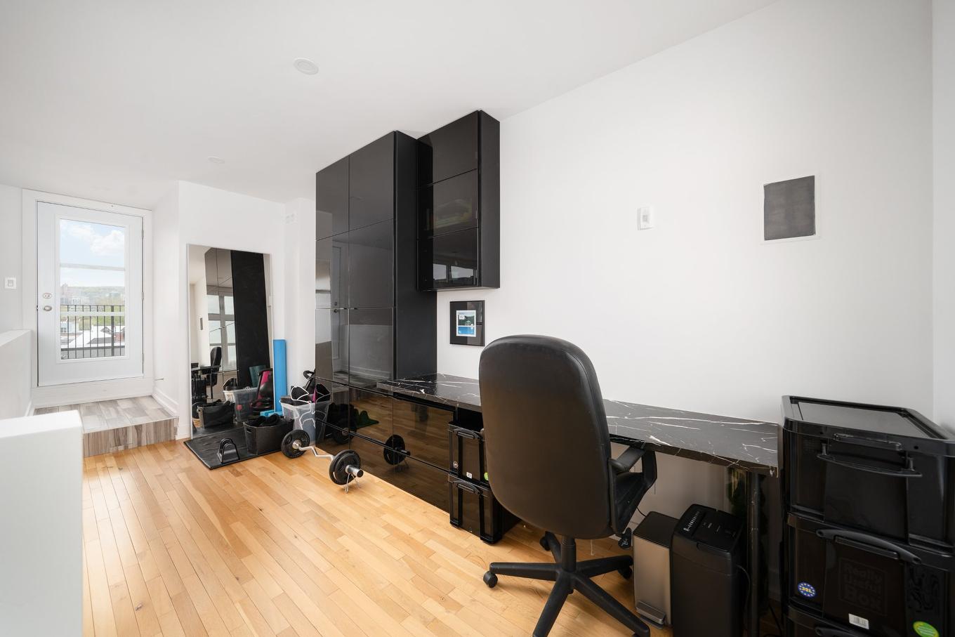 Bureau - 8-1820 Rue Mullins, Montréal (Le Sud-Ouest), QC - Indoor Photo Showing Other Room