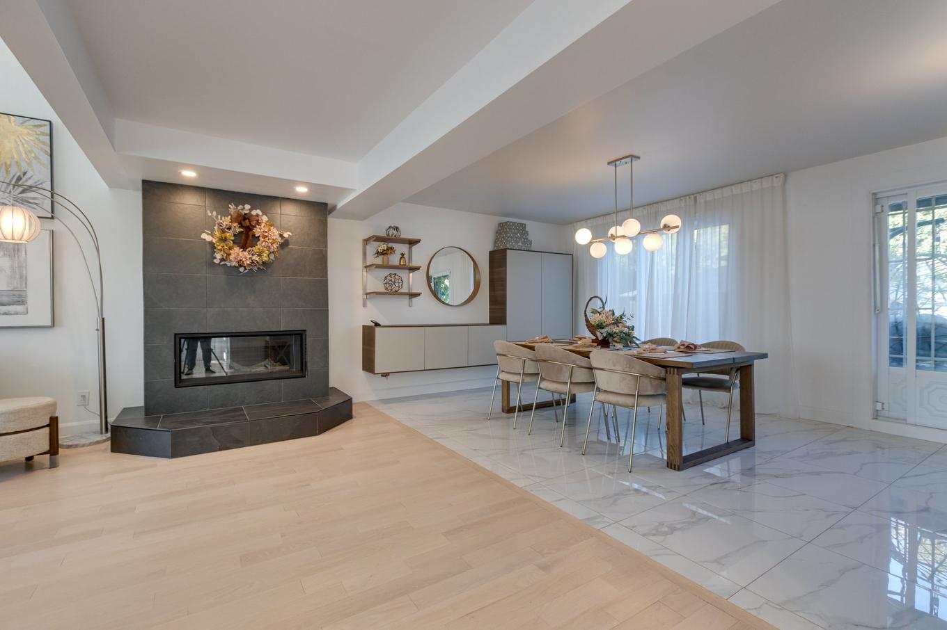 Vue d'ensemble - 899 Rue Notre-Dame, Repentigny (Repentigny), QC - Indoor Photo Showing Other Room With Fireplace