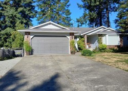 655 Totem Cres Comox, BC V9M 3J8