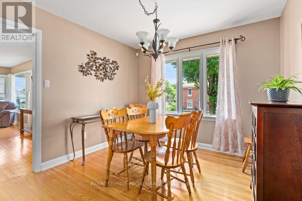 1036 Wagarville Road, Frontenac (Frontenac Centre), ON - Indoor Photo Showing Dining Room