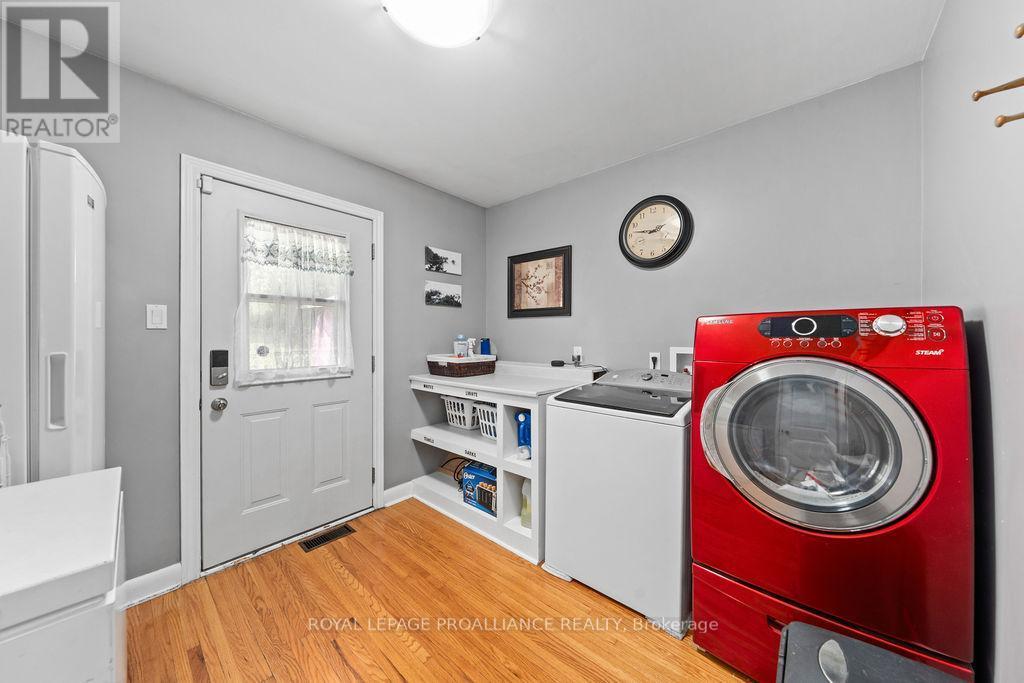 1036 Wagarville Road, Frontenac (Frontenac Centre), ON - Indoor Photo Showing Laundry Room