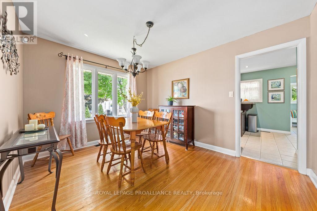 1036 Wagarville Road, Frontenac (Frontenac Centre), ON - Indoor Photo Showing Dining Room