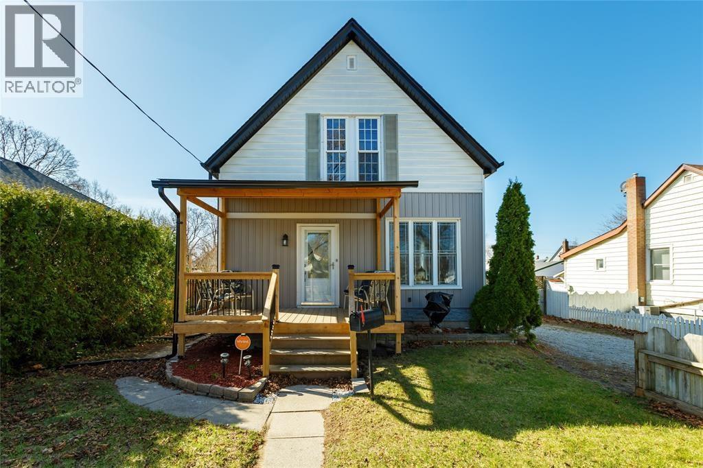 379 Maxwell Street, Sarnia, ON - Outdoor