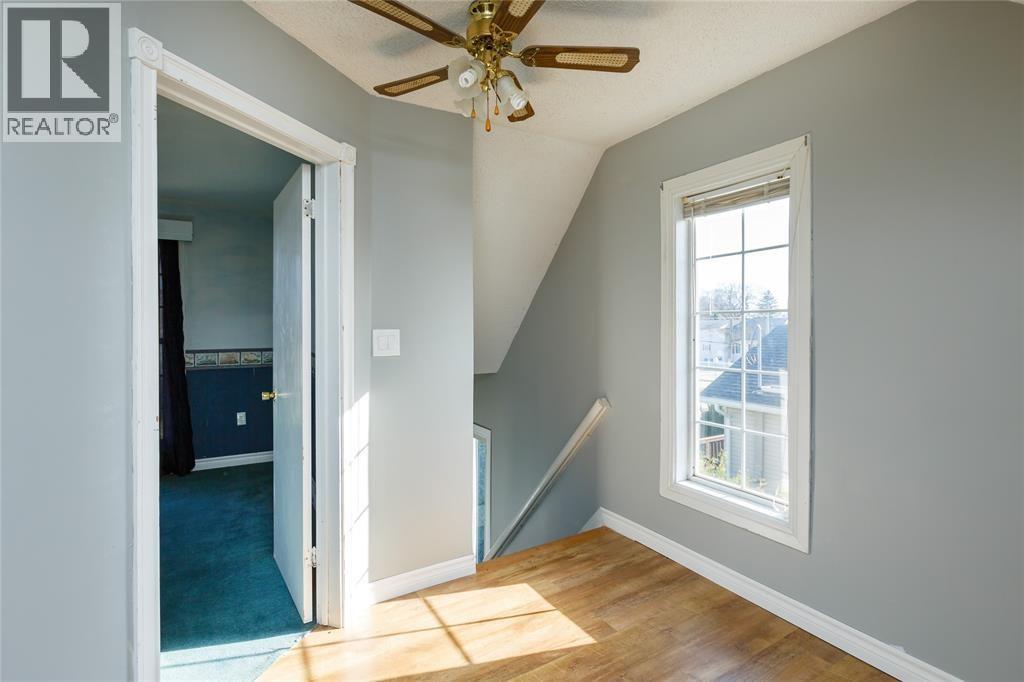 379 Maxwell Street, Sarnia, ON - Indoor Photo Showing Other Room