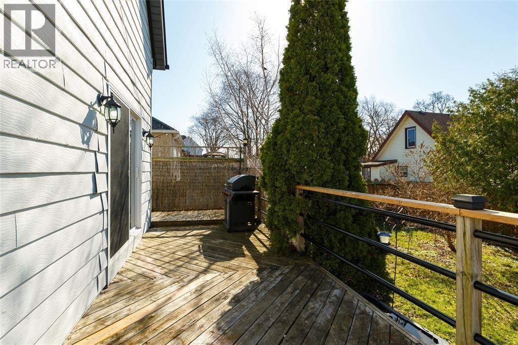 379 Maxwell Street, Sarnia, ON - Outdoor With Exterior