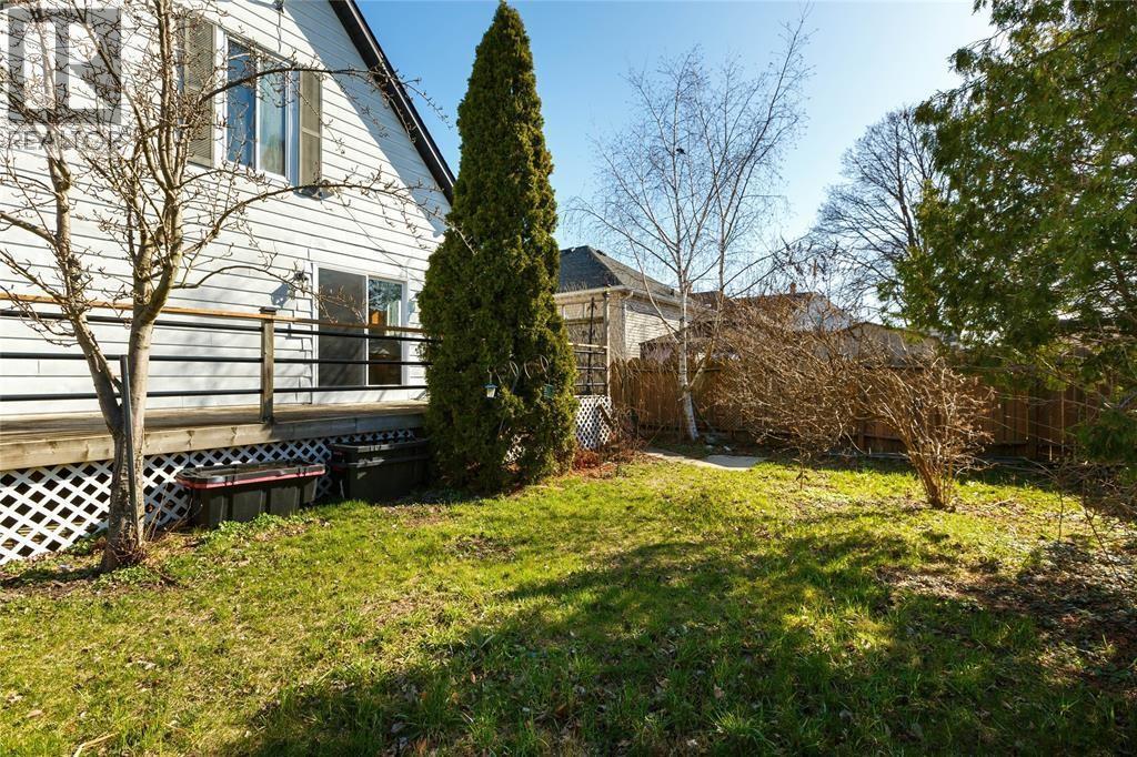 379 Maxwell Street, Sarnia, ON - Outdoor