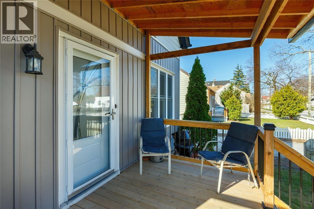 379 Maxwell Street, Sarnia, ON - Outdoor With Exterior