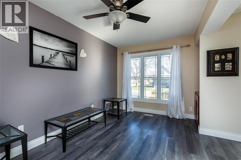 379 Maxwell Street, Sarnia, ON - Indoor Photo Showing Other Room