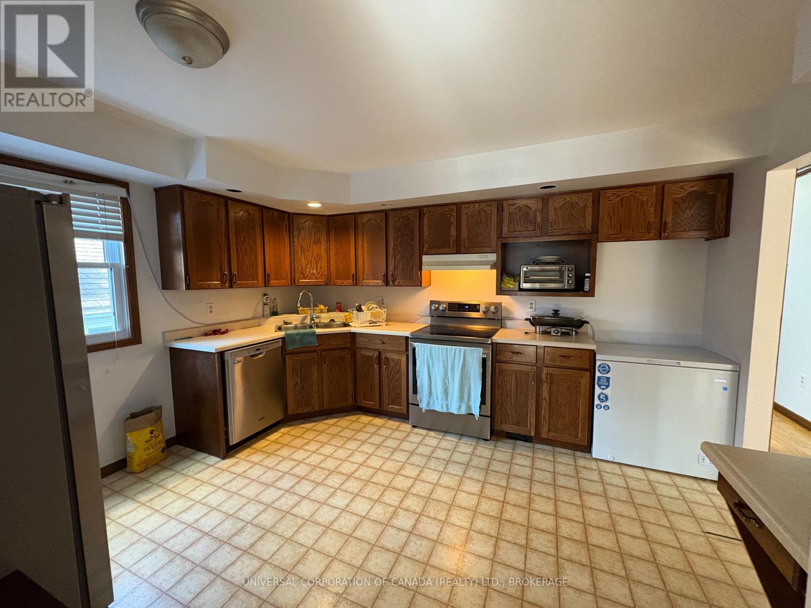 15 Treadwell Street E, Aylmer, ON - Indoor Photo Showing Kitchen