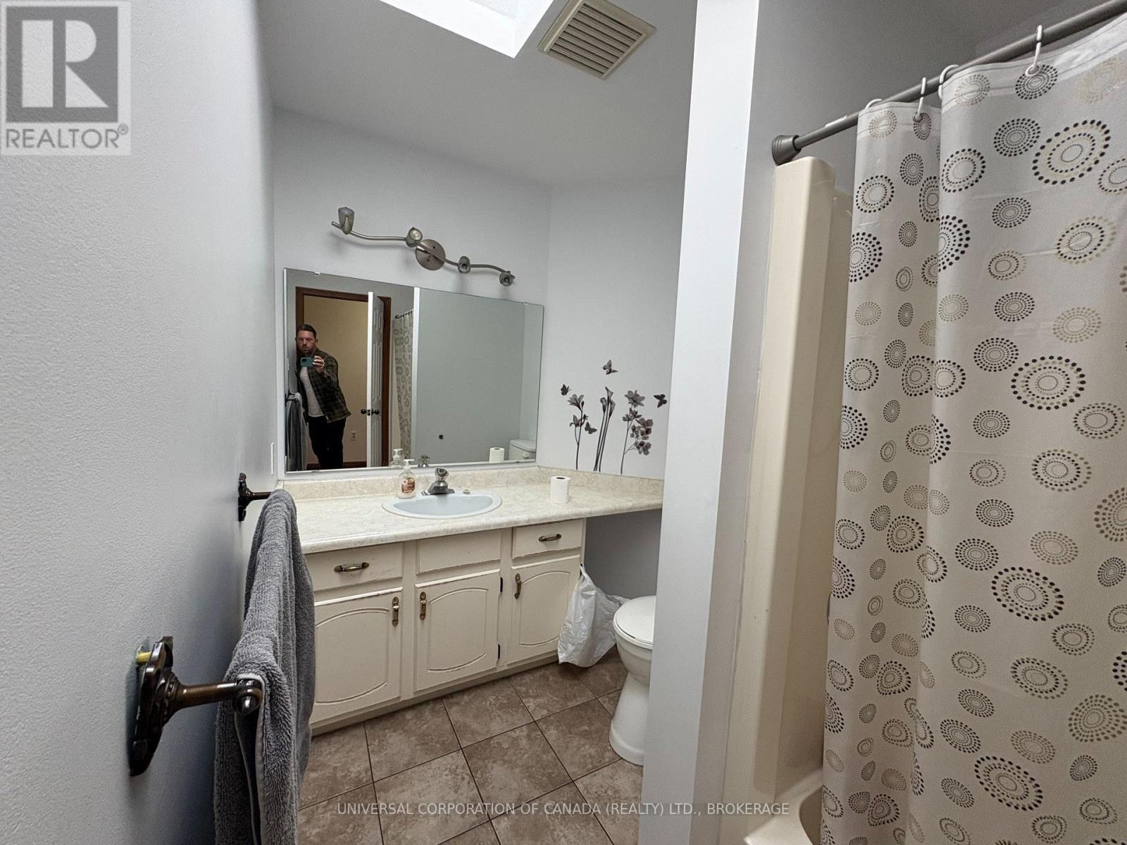 15 Treadwell Street E, Aylmer, ON - Indoor Photo Showing Bathroom