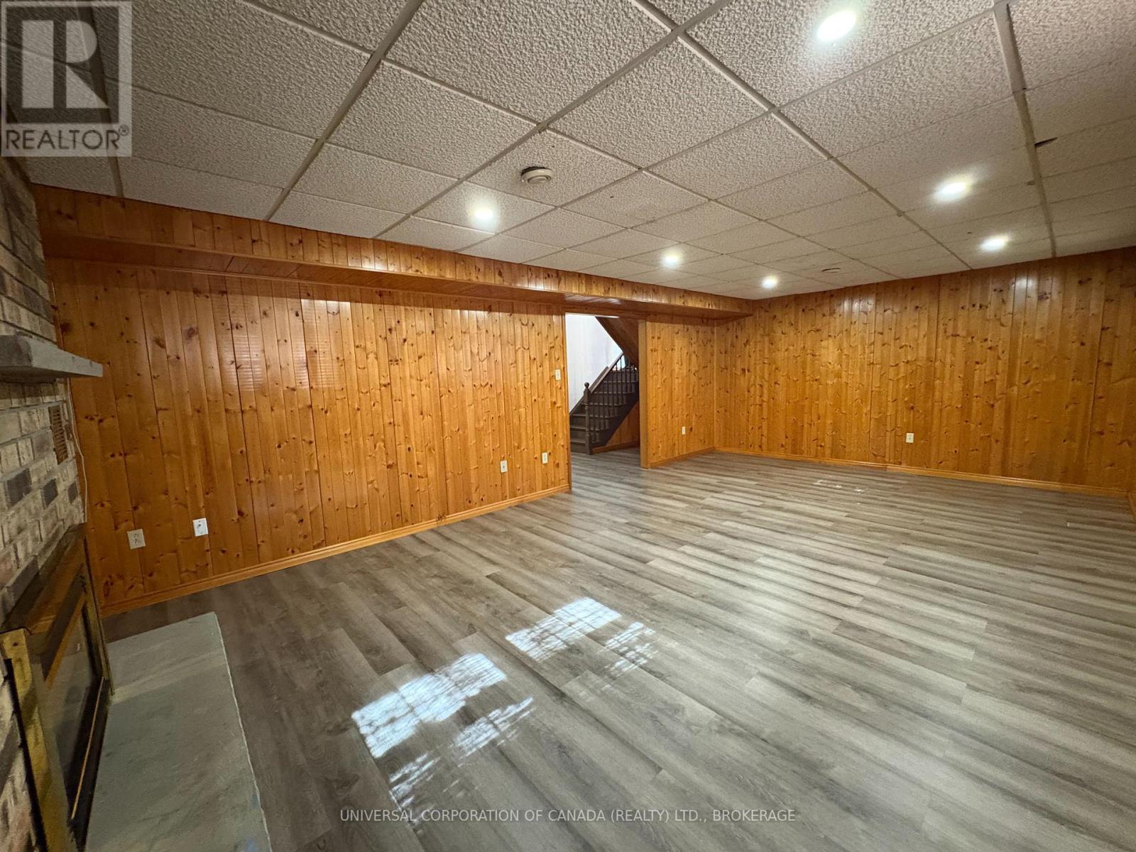 15 Treadwell Street E, Aylmer, ON - Indoor