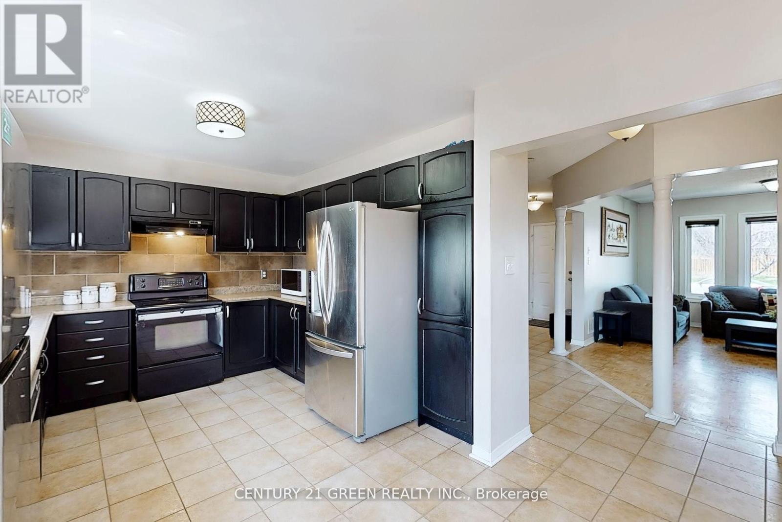 26 Dolphin Song Crescent, Brampton, ON - Indoor Photo Showing Kitchen