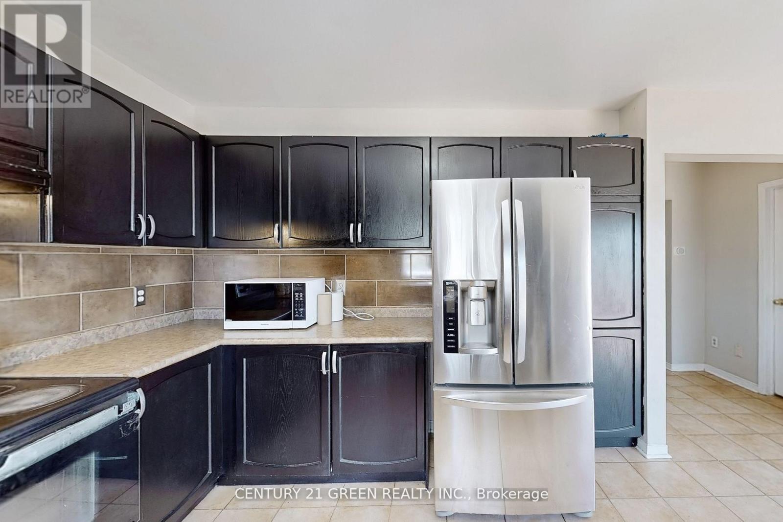26 Dolphin Song Crescent, Brampton, ON - Indoor Photo Showing Kitchen