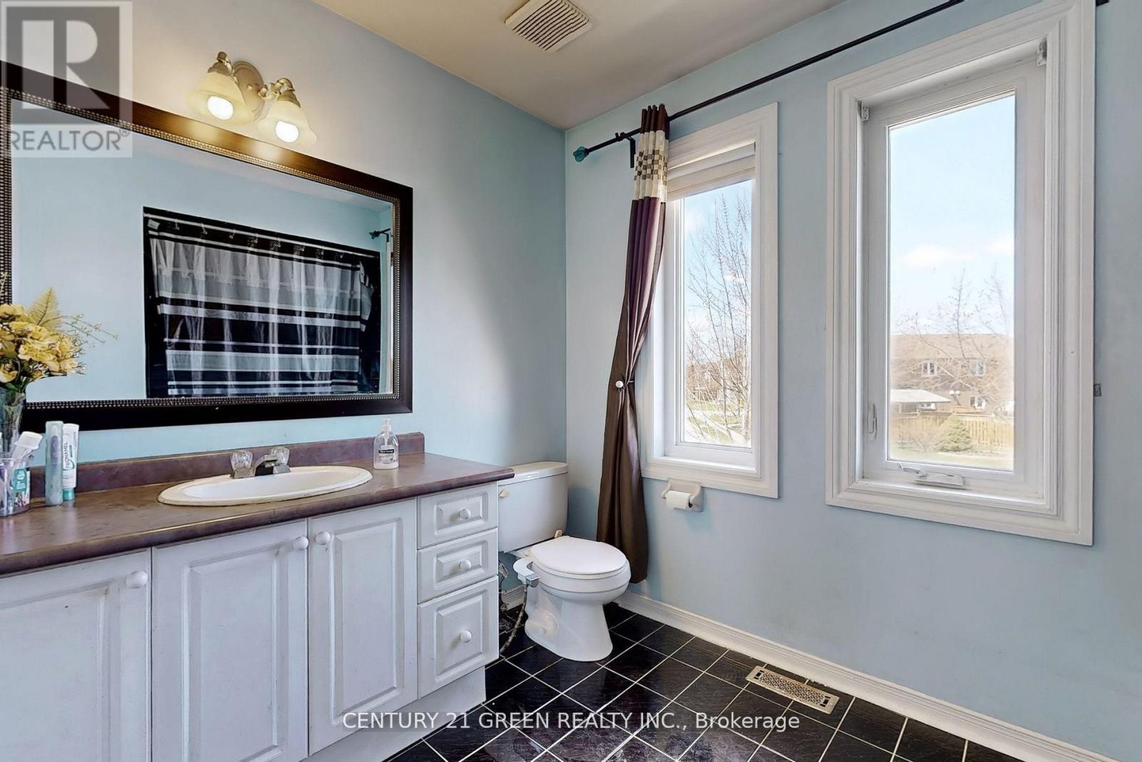 26 Dolphin Song Crescent, Brampton, ON - Indoor Photo Showing Bathroom
