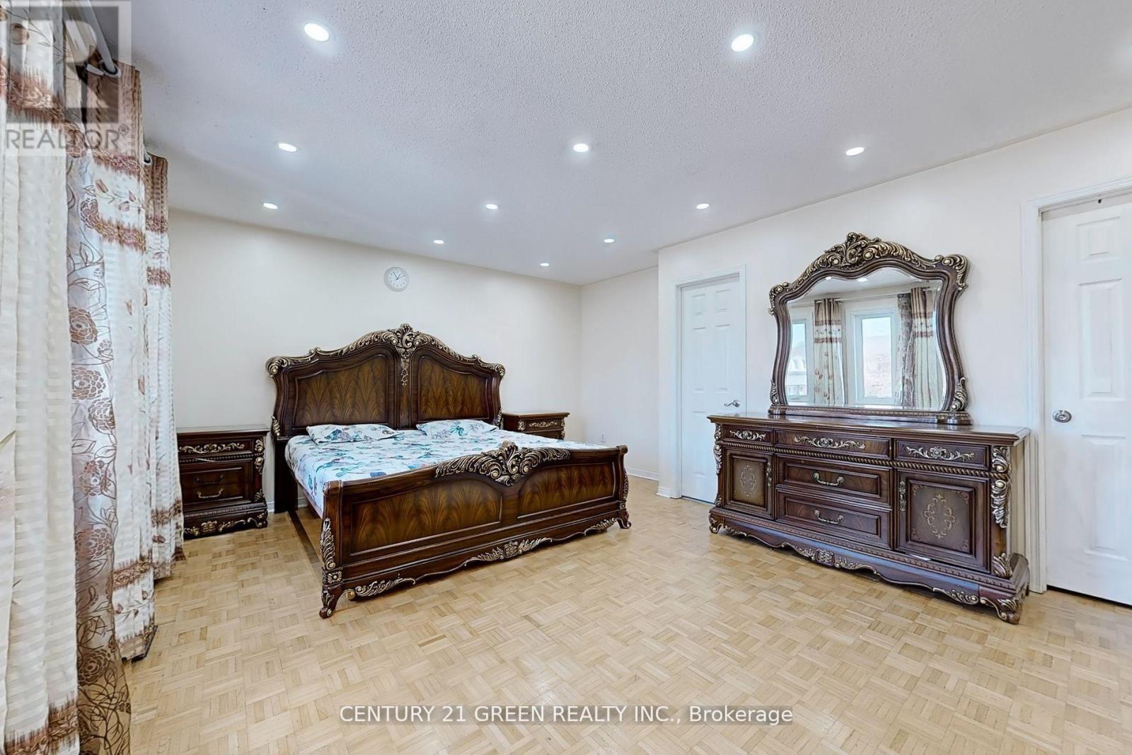 26 Dolphin Song Crescent, Brampton, ON - Indoor Photo Showing Bedroom