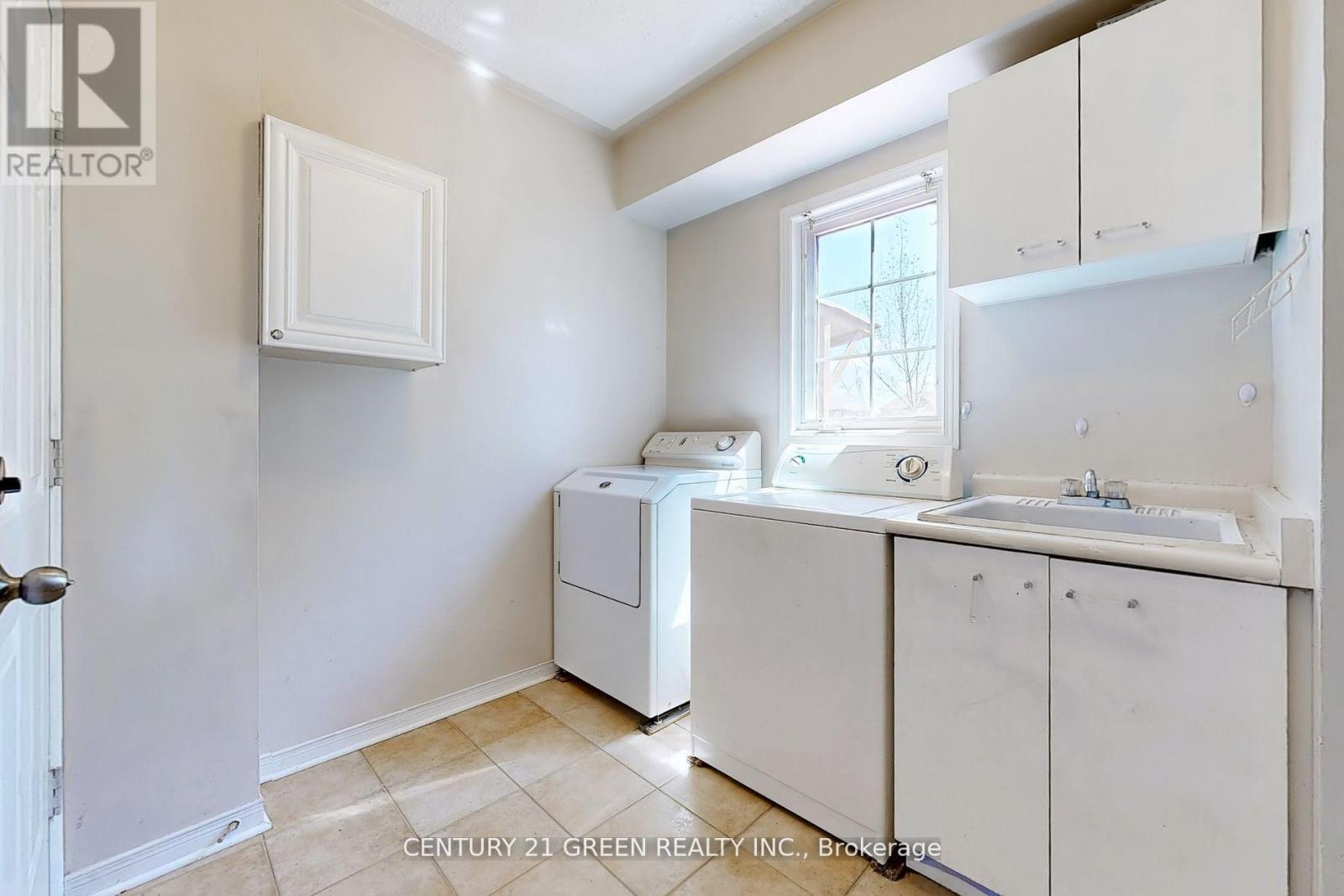 26 Dolphin Song Crescent, Brampton, ON - Indoor Photo Showing Laundry Room