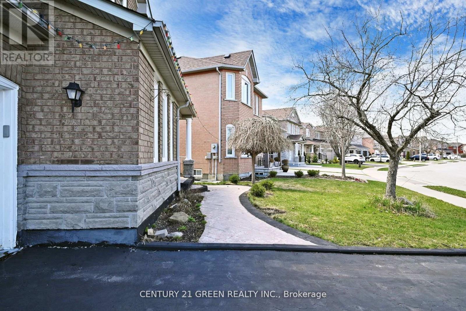 26 Dolphin Song Crescent, Brampton, ON - Outdoor
