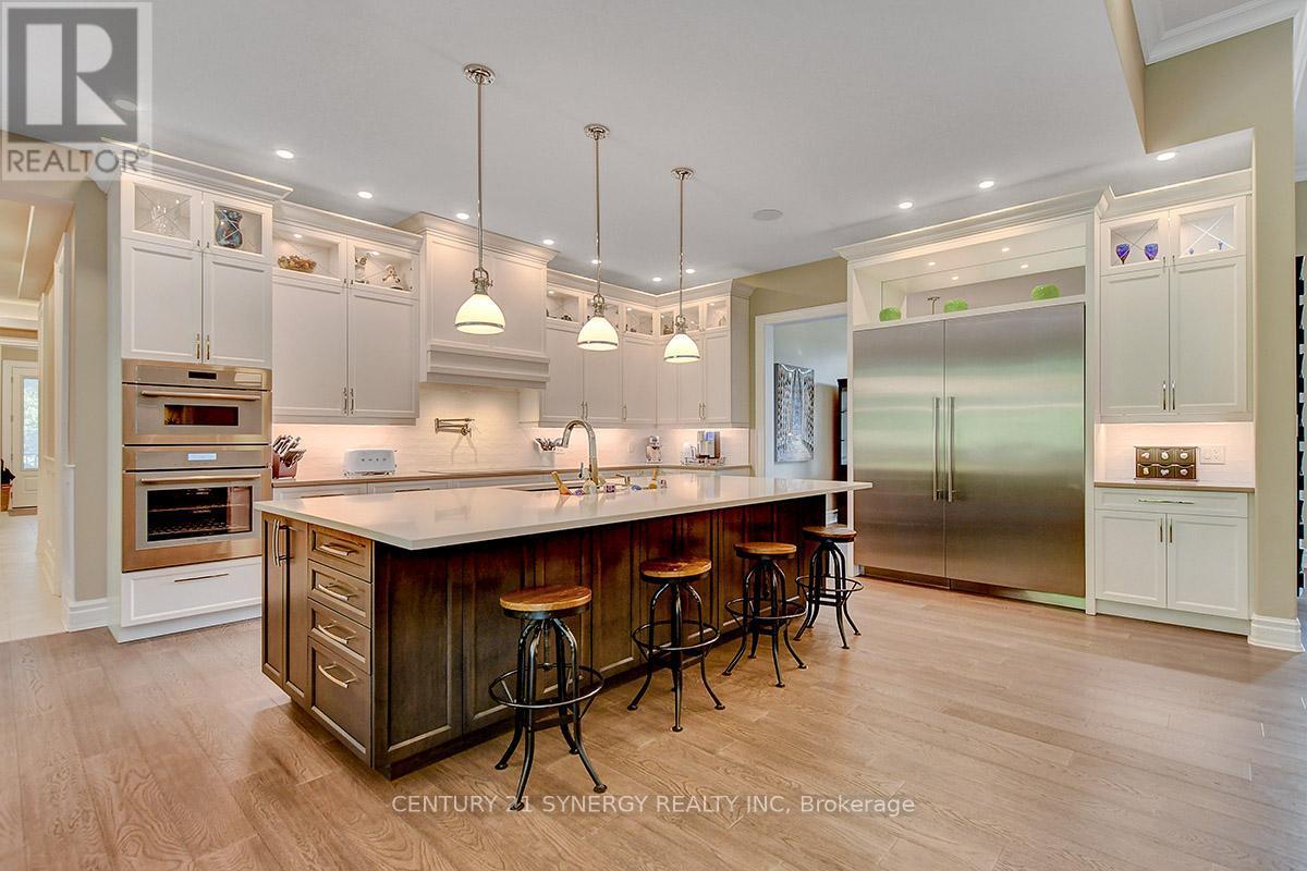 1443 Duchess Crescent, Ottawa, ON - Indoor Photo Showing Kitchen With Upgraded Kitchen