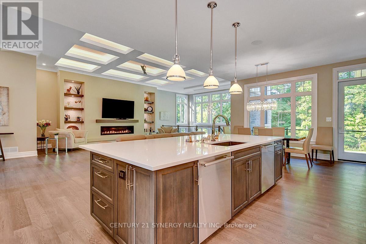 1443 Duchess Crescent, Ottawa, ON - Indoor Photo Showing Kitchen