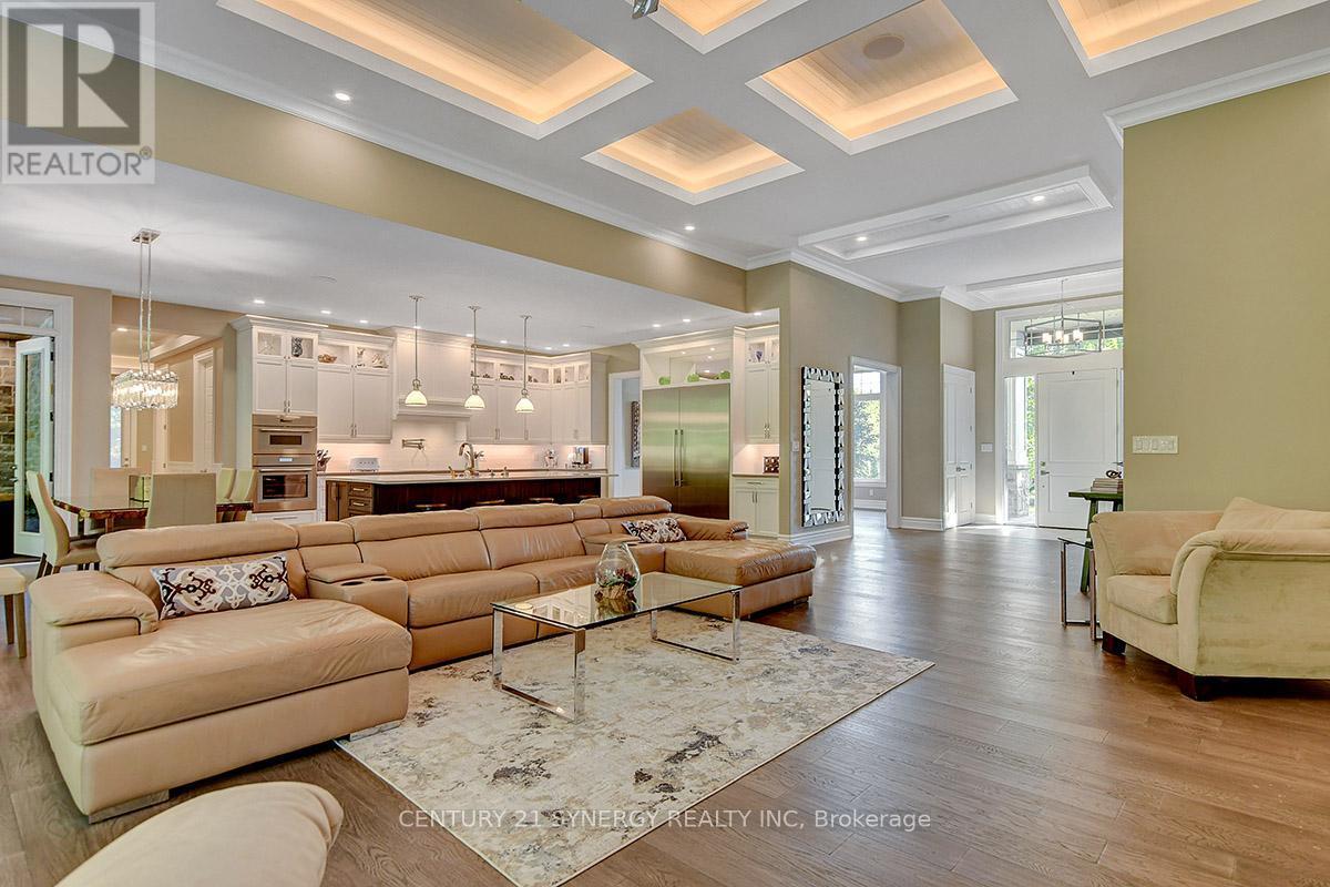 1443 Duchess Crescent, Ottawa, ON - Indoor Photo Showing Living Room