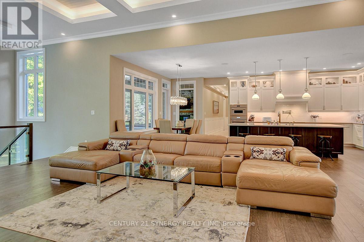 1443 Duchess Crescent, Ottawa, ON - Indoor Photo Showing Living Room