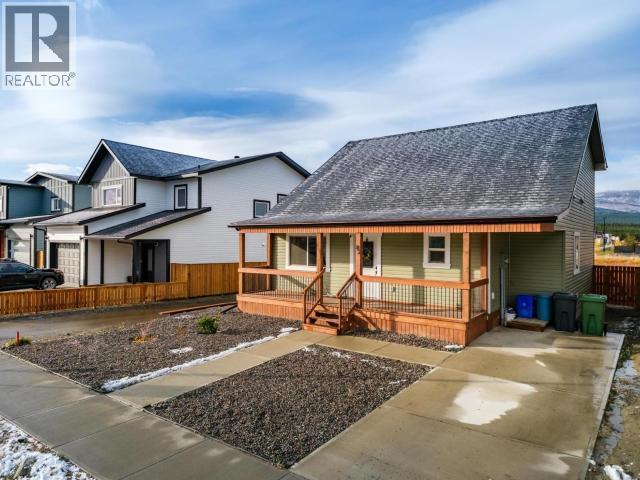 82 Eugene Avenue, Whitehorse, YT - Outdoor With Deck Patio Veranda