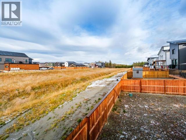 82 Eugene Avenue, Whitehorse, YT - Outdoor