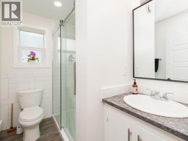 82 Eugene Avenue, Whitehorse, YT - Indoor Photo Showing Bathroom