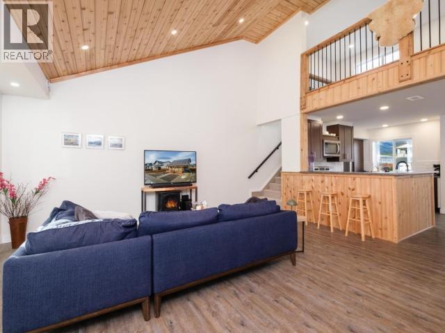 82 Eugene Avenue, Whitehorse, YT - Indoor Photo Showing Other Room