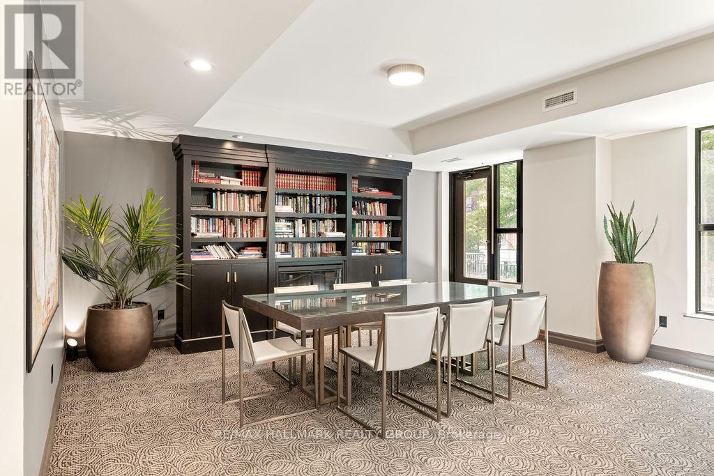 914 - 235 Kent Street, Ottawa, ON - Indoor