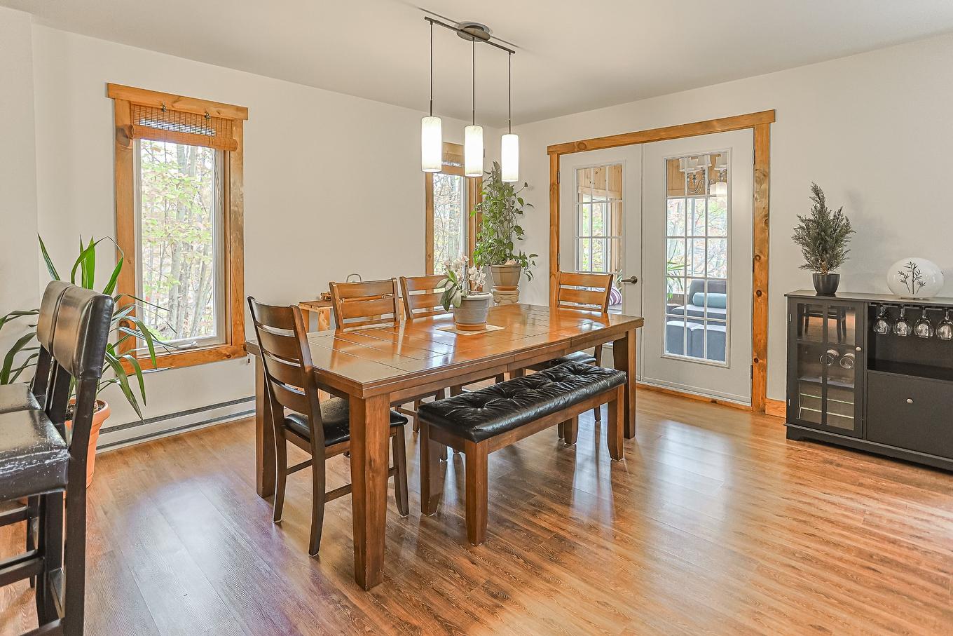 Salle à manger - 46 150E Avenue, Saint-Hippolyte, QC - Indoor Photo Showing Dining Room