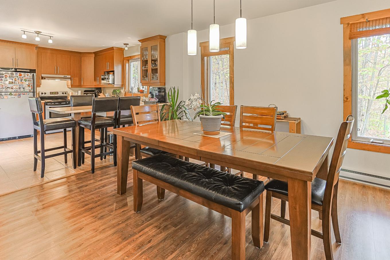 Salle à manger - 46 150E Avenue, Saint-Hippolyte, QC - Indoor Photo Showing Dining Room