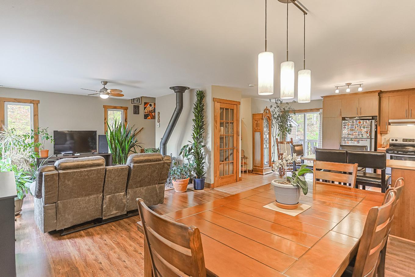 Vue d'ensemble - 46 150E Avenue, Saint-Hippolyte, QC - Indoor