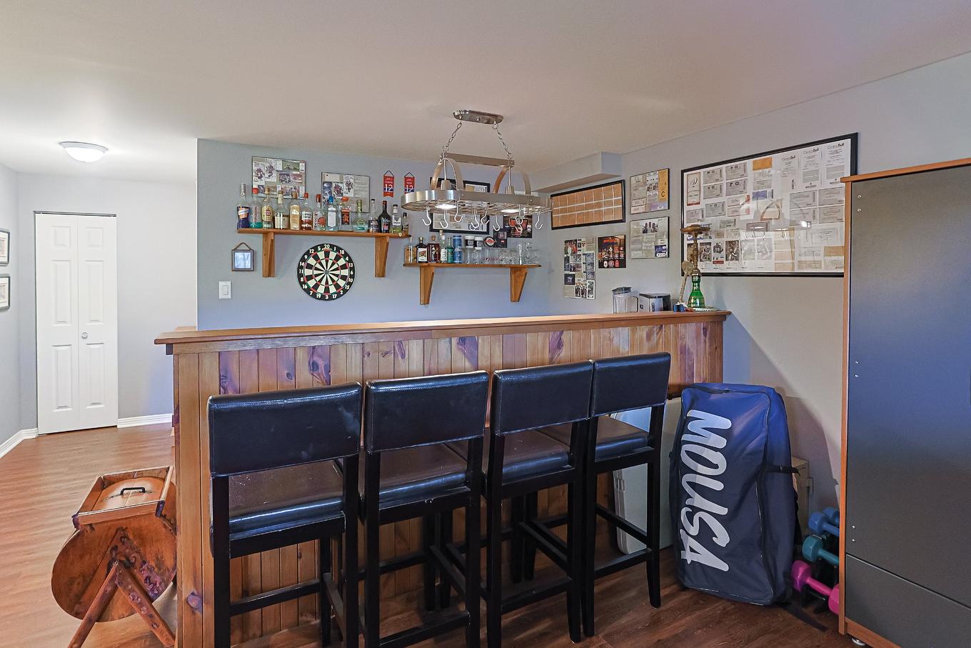 Salle familiale - 46 150E Avenue, Saint-Hippolyte, QC - Indoor