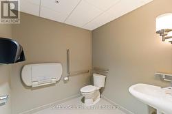 Level 3 Common Area Bathroom -