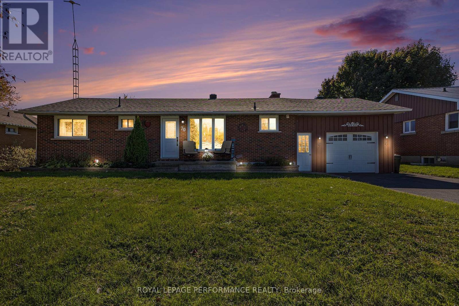 70 St Lawrence Street, South Stormont, ON - Outdoor