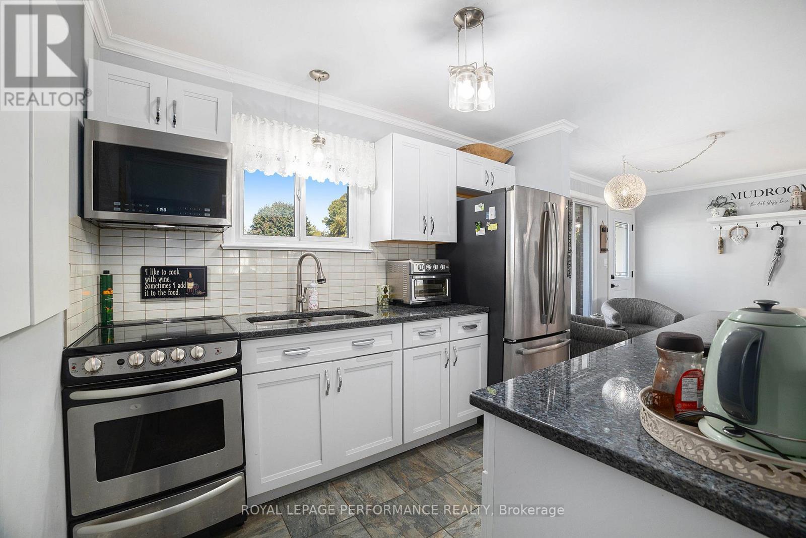 70 St Lawrence Street, South Stormont, ON - Indoor Photo Showing Kitchen
