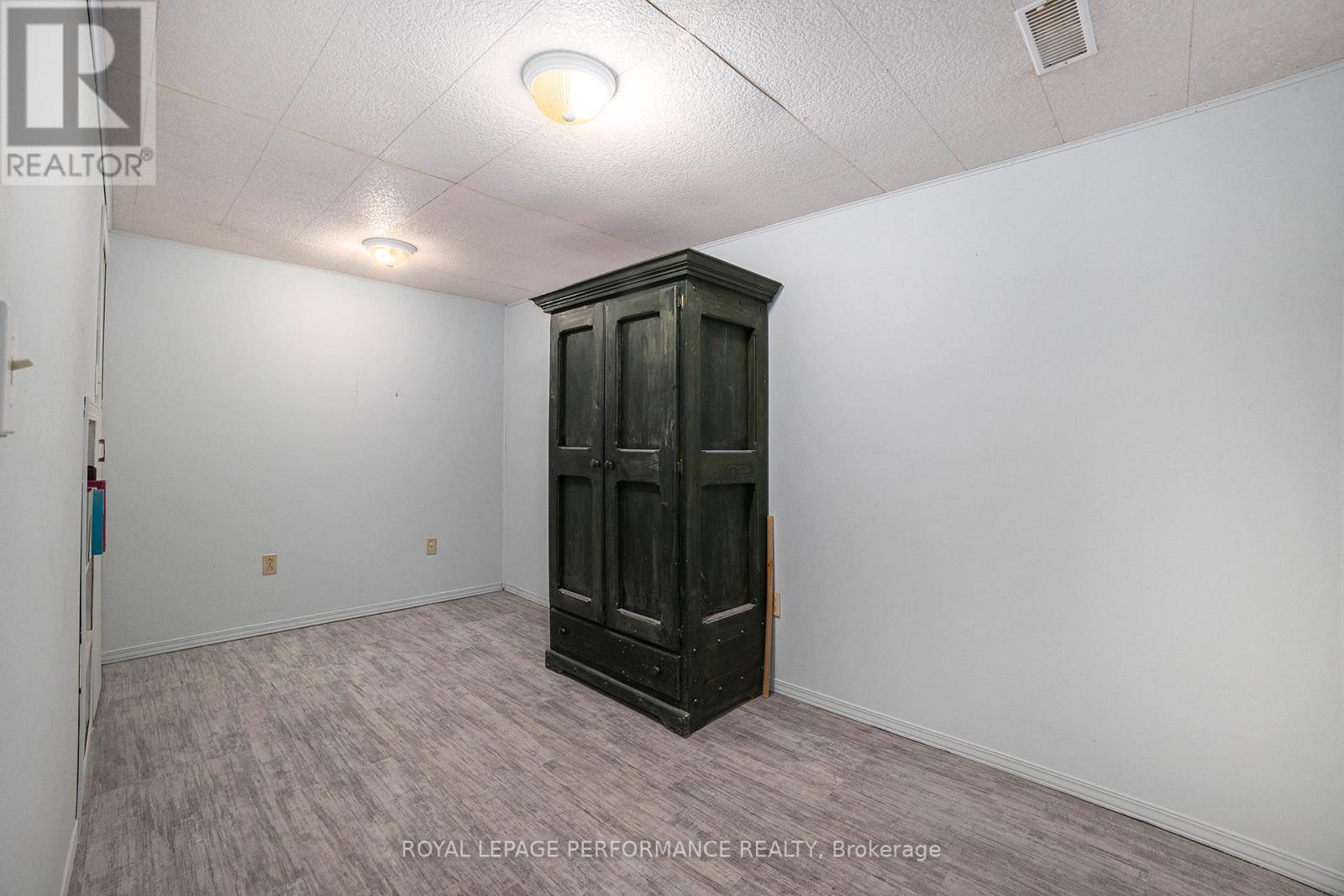 70 St Lawrence Street, South Stormont, ON - Indoor Photo Showing Other Room