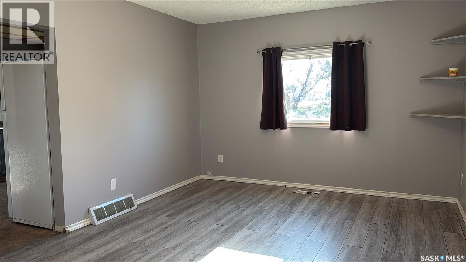 322 2Nd Avenue, Young, SK - Indoor Photo Showing Other Room