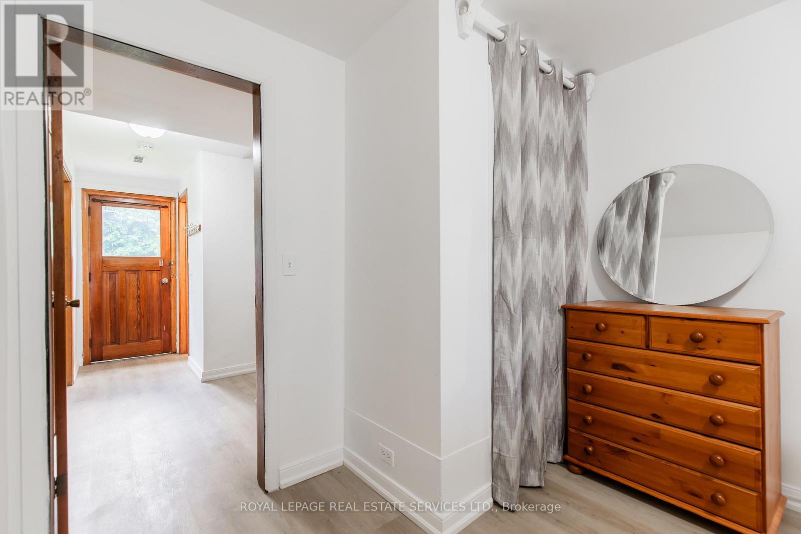 Bedroom on main level - Unit #2 - 227 Lakeshore Road W, Oakville, ON - Indoor Photo Showing Other Room