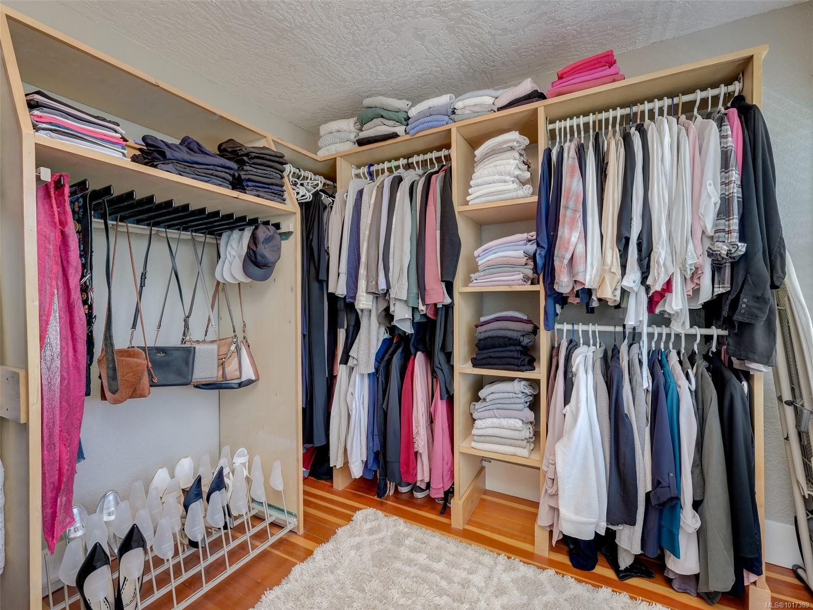 2564 Lavinia Rd, Shawnigan Lake, BC