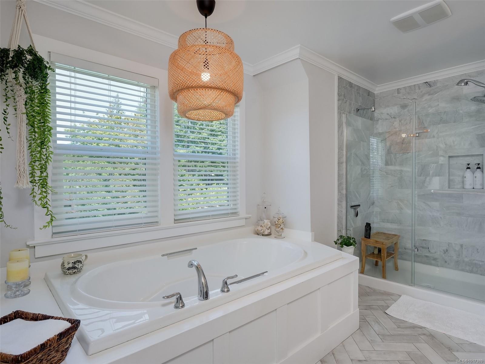 2564 Lavinia Rd, Shawnigan Lake, BC