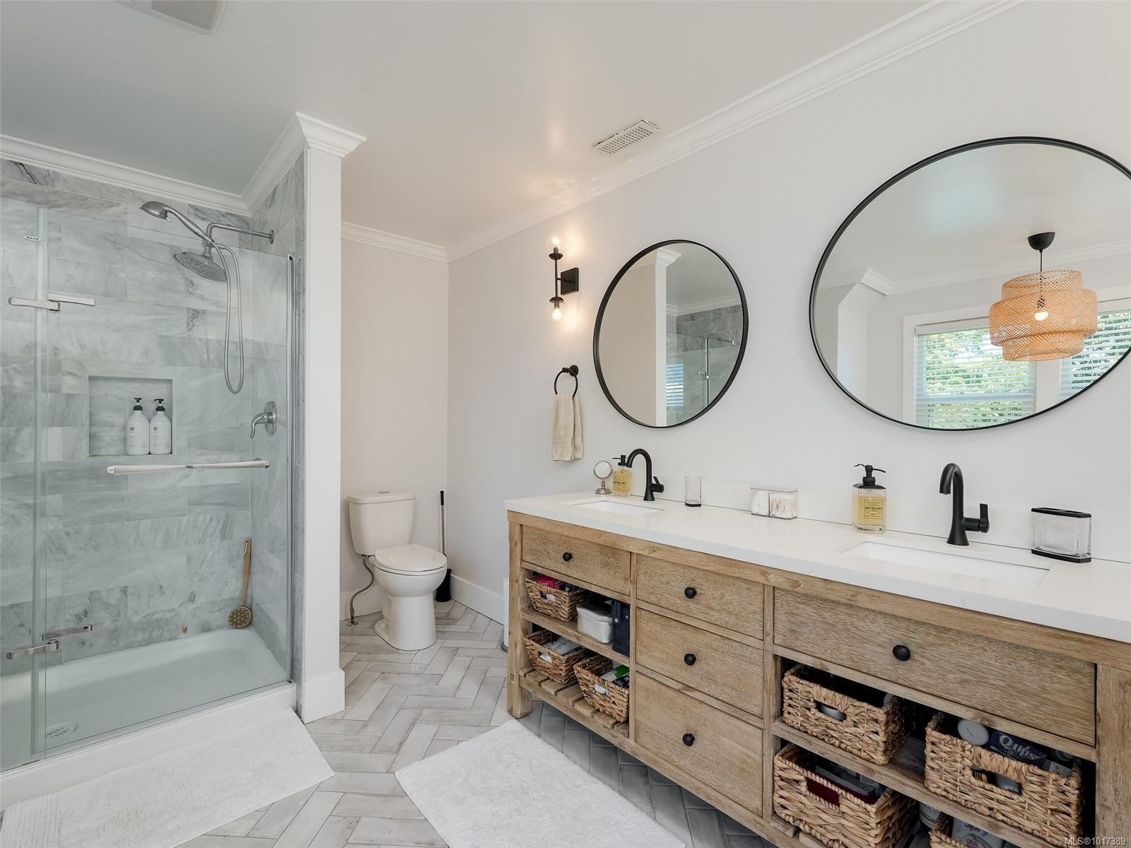 2564 Lavinia Rd, Shawnigan Lake, BC