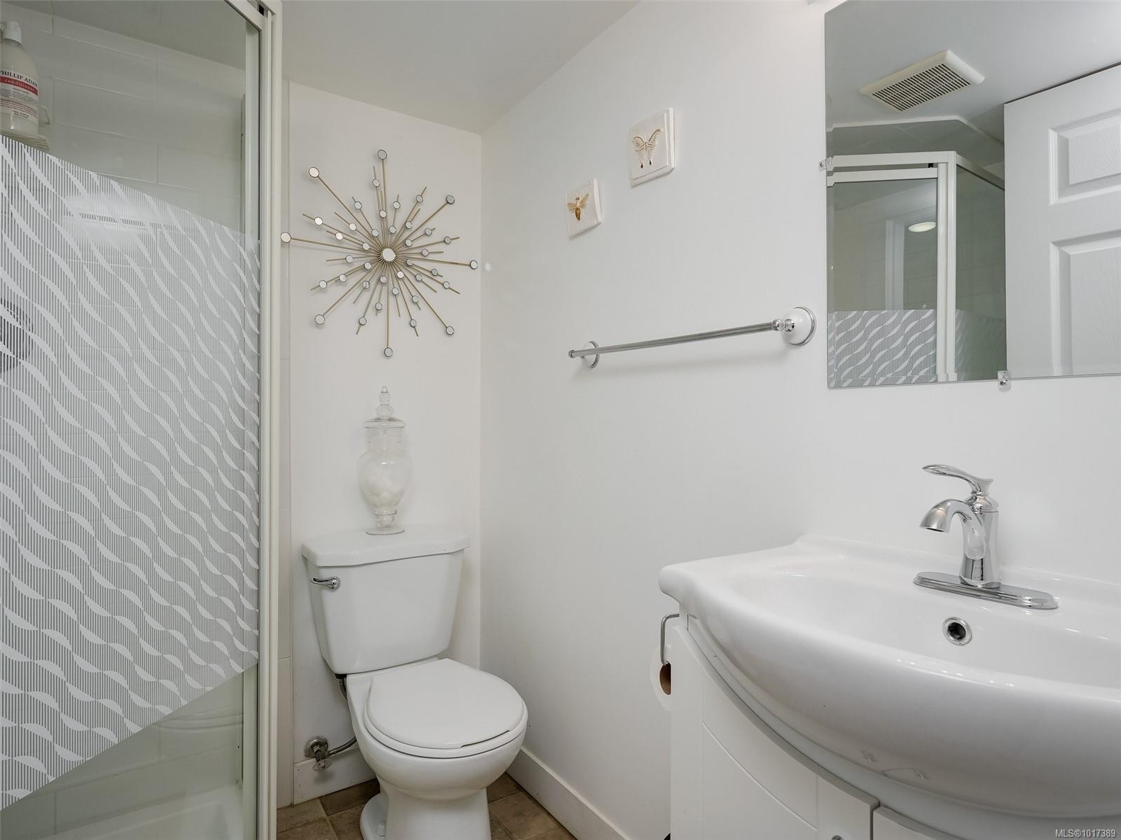 2564 Lavinia Rd, Shawnigan Lake, BC