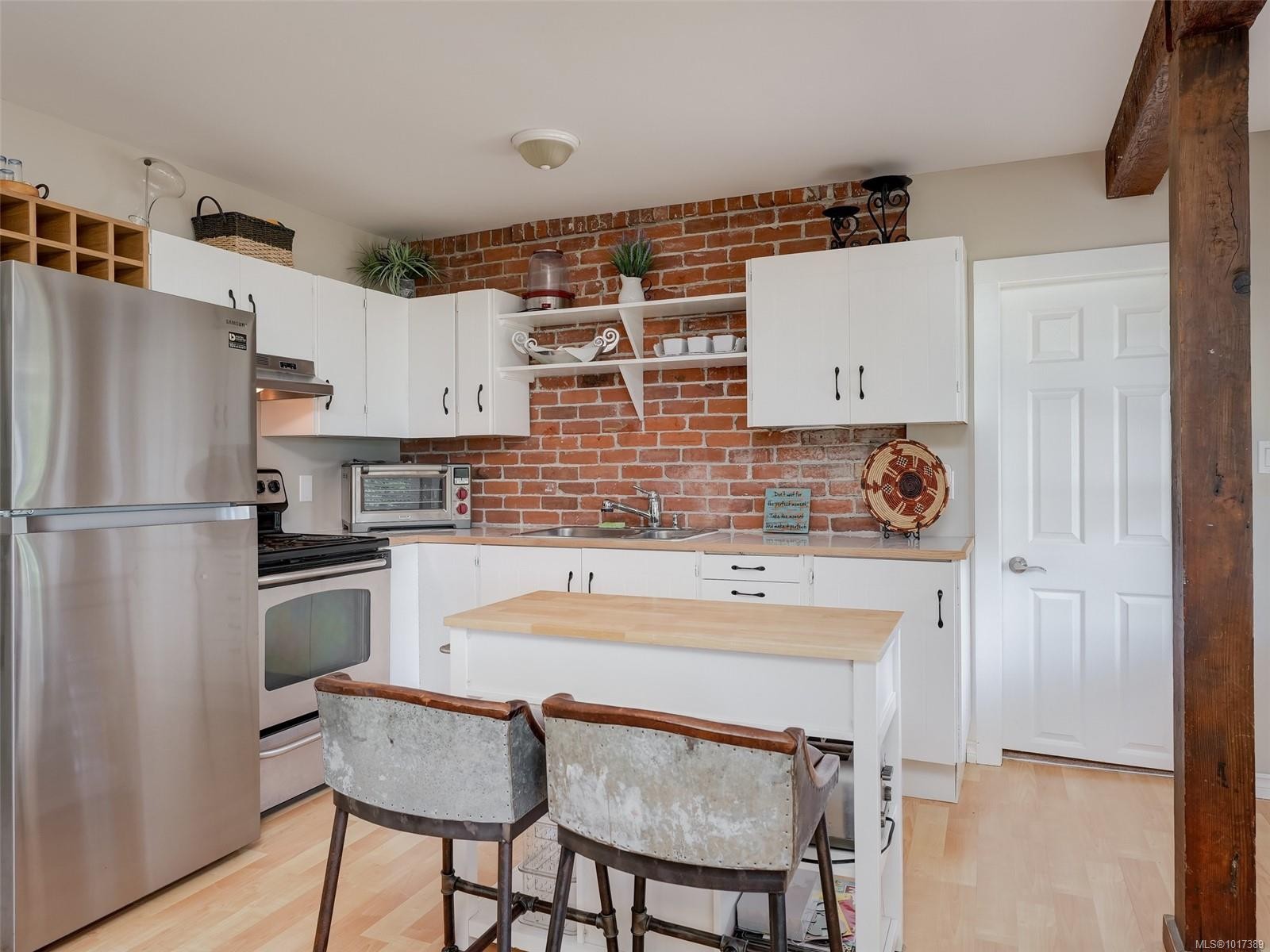 2564 Lavinia Rd, Shawnigan Lake, BC