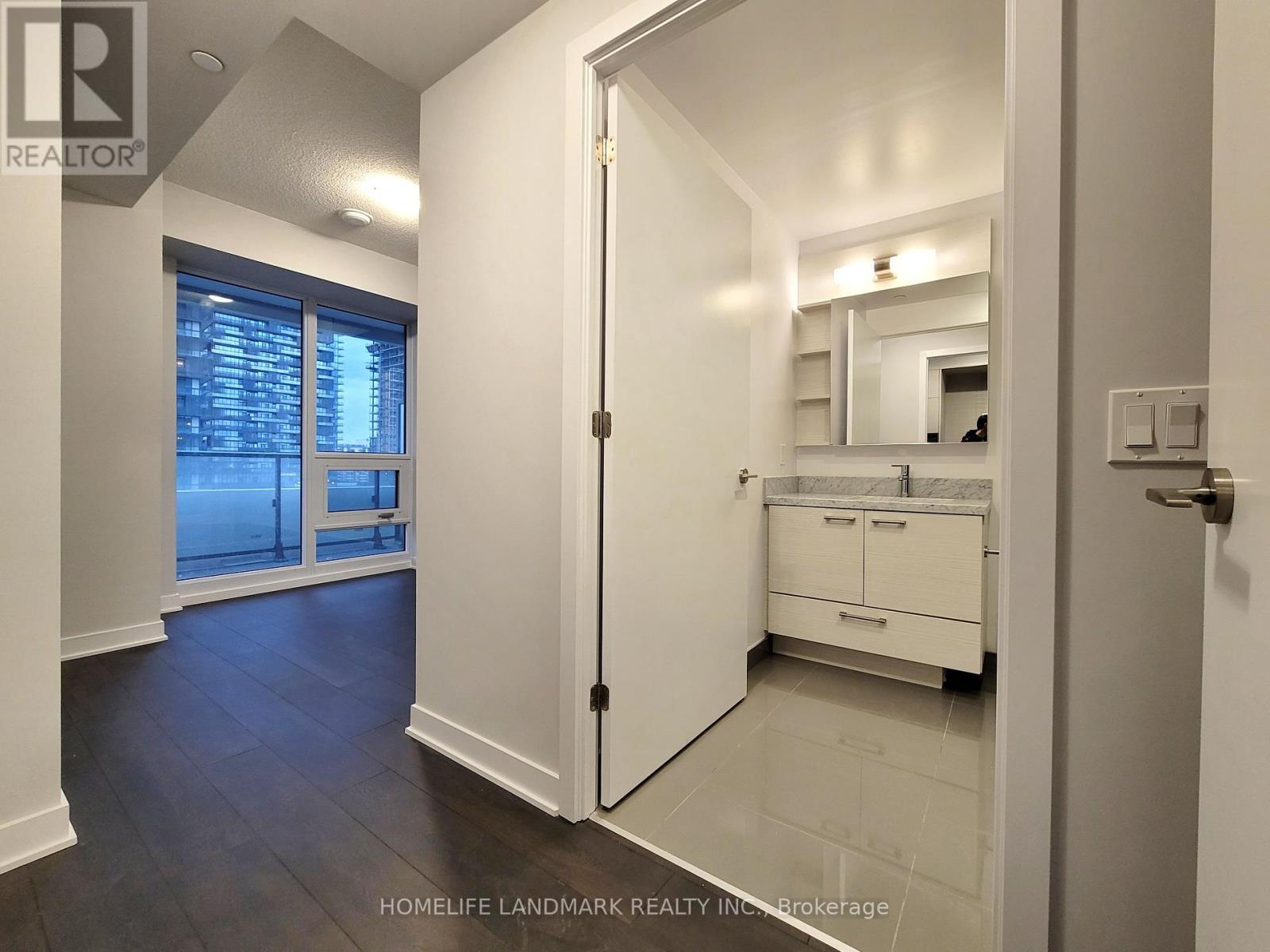 1510 - 2221 Yonge Street, Toronto, ON - Indoor