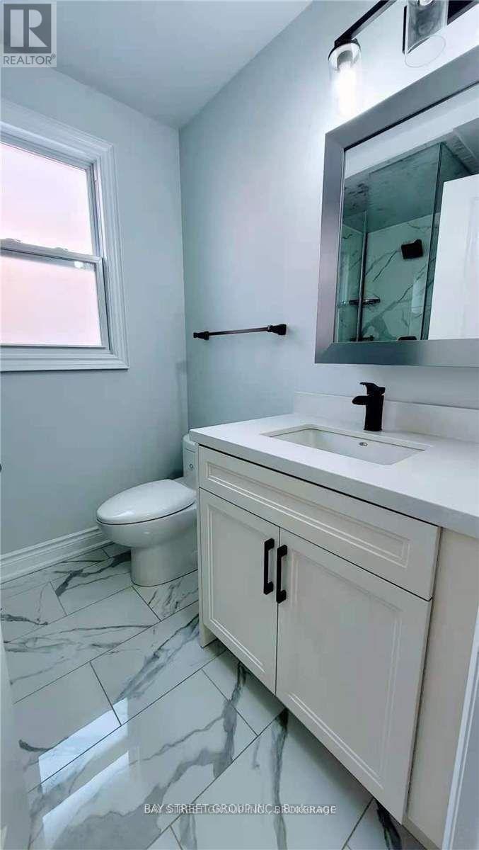 168 Regent Road, Toronto, ON - Indoor Photo Showing Bathroom