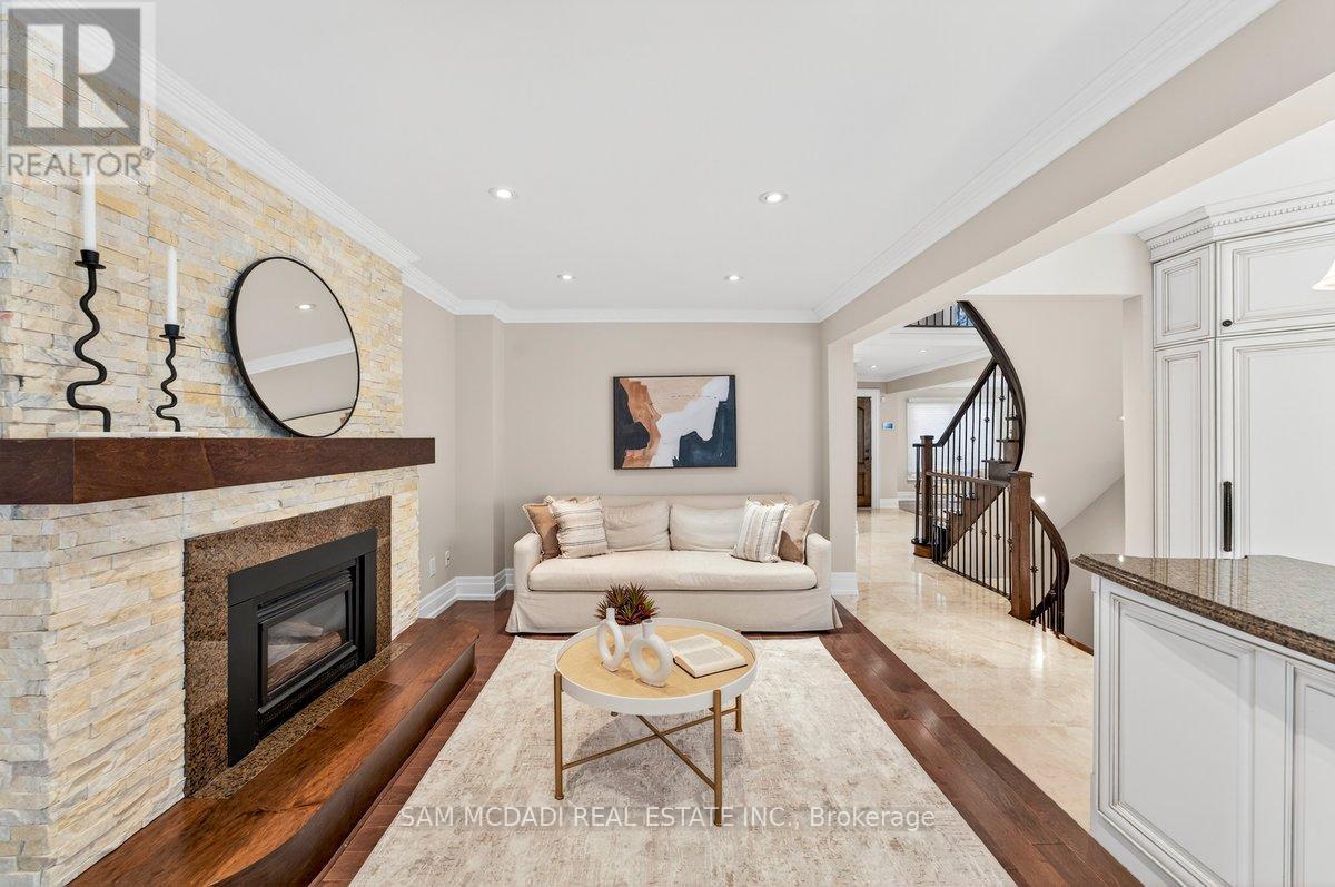 1779 Fifeshire Court, Mississauga, ON - Indoor Photo Showing Living Room With Fireplace